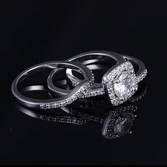 18K White Gold & White Diamond Cubic Zirconia Engagement Wedding Band Set 3 Pcs - Picture 6 of 11